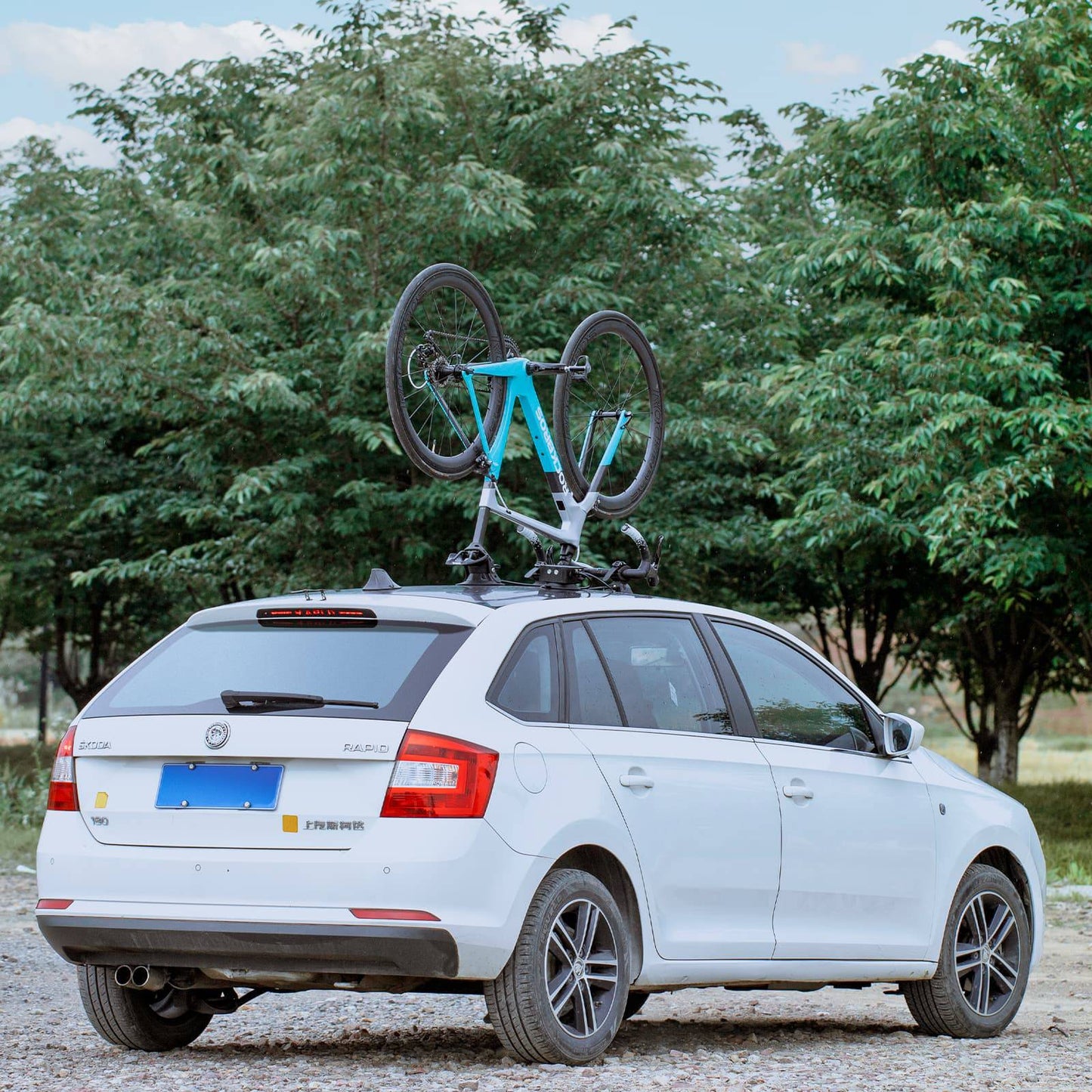 Kannettava sähköpyöräteline, katolle kiinnitettävä pyöräteline imukupilla, ROCKBROS