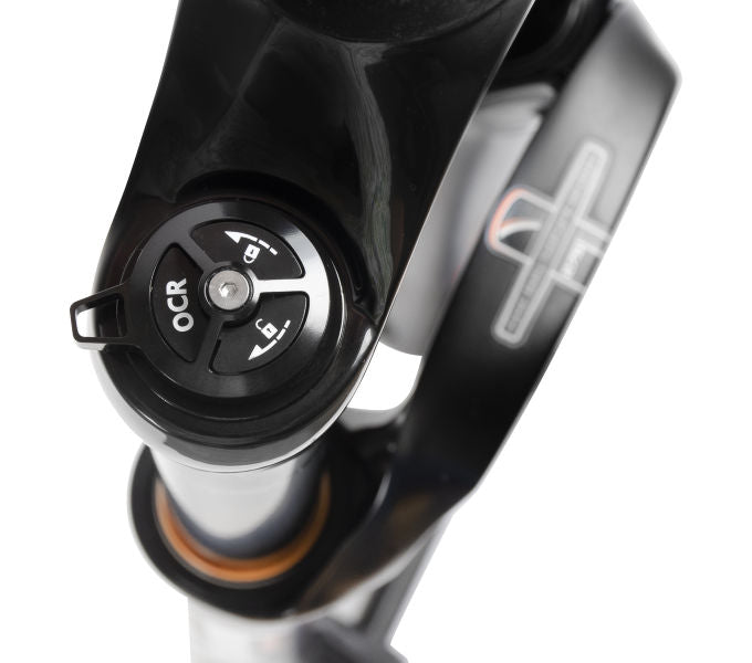 RST jousitushaarukka Titan Air 27.5