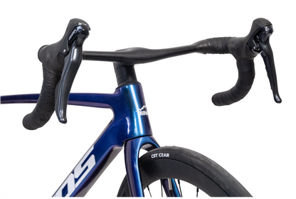 RINOS Carbon maantiepyörä 700C Shimano SORA R3000 18 vaihdetta Odin1.0